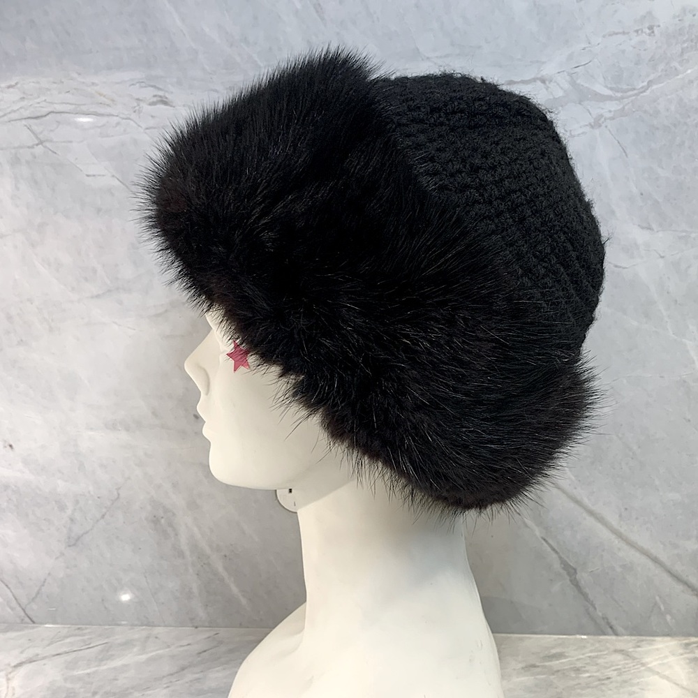 Hudsons Bay black real fur and wool lined hat Vintage - in excellent condition